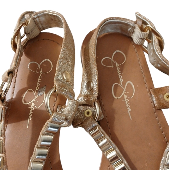 Jessica Simpson Gold Gladiator Studded Leather Sandals size 7.5 - Picture 4 of 10
